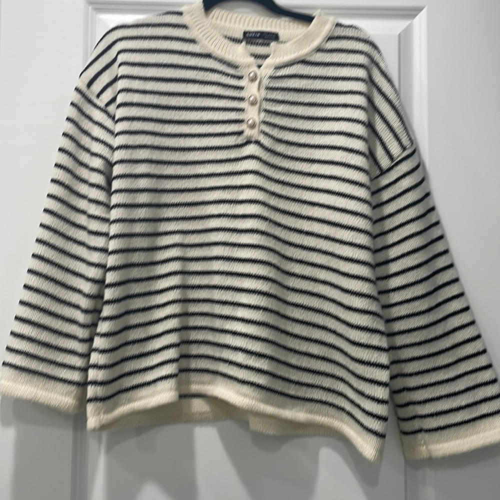 Black and white stripe sweater